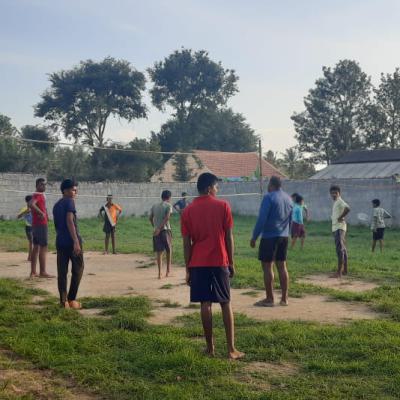 Jugando Al Voleibol